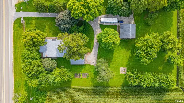 330 KENNEDY RD, Elkhart, IL 62634
