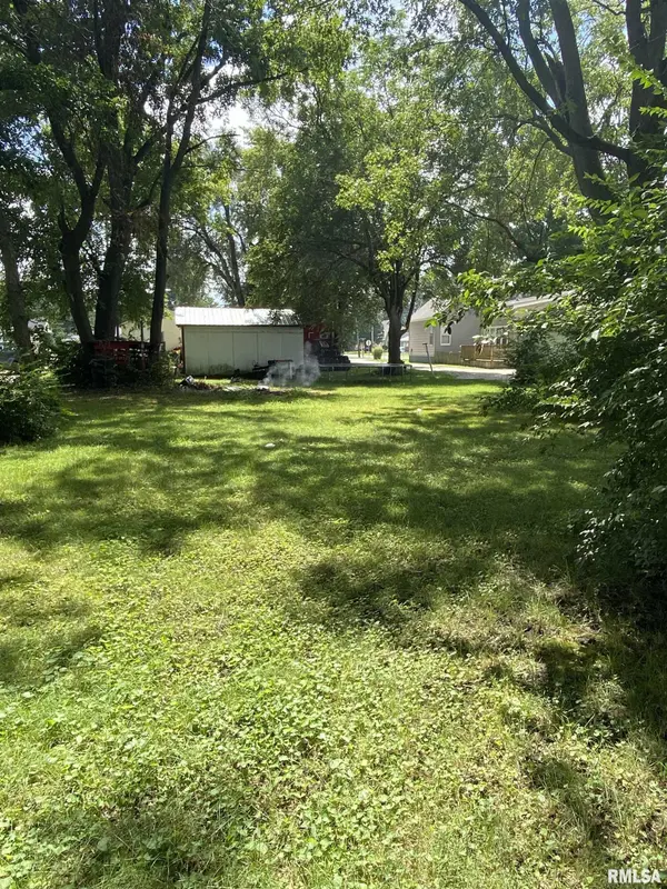 518 W WALNUT ST, Jacksonville, IL 62650