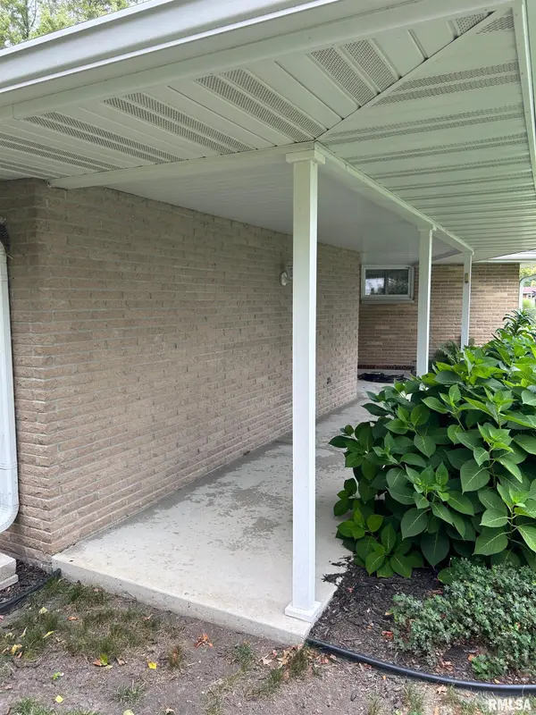 727 SAMUEL CT, Taylorville, IL 62568
