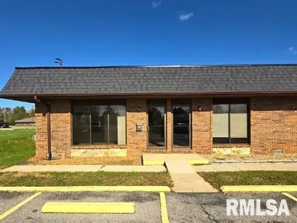 2801 BROADWAY ST #A, Mt Vernon, IL 62864