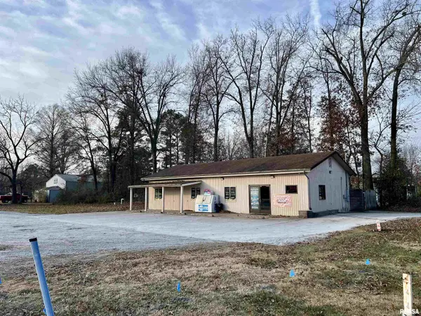 18375 Route 37 HWY, West Frankfort, IL 62896