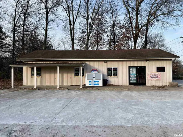 18375 Route 37 HWY, West Frankfort, IL 62896