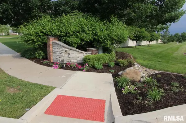 6810 N Water Oak DR, Edwards, IL 61528