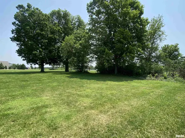 1009 CANDY LN, Macomb, IL 61455