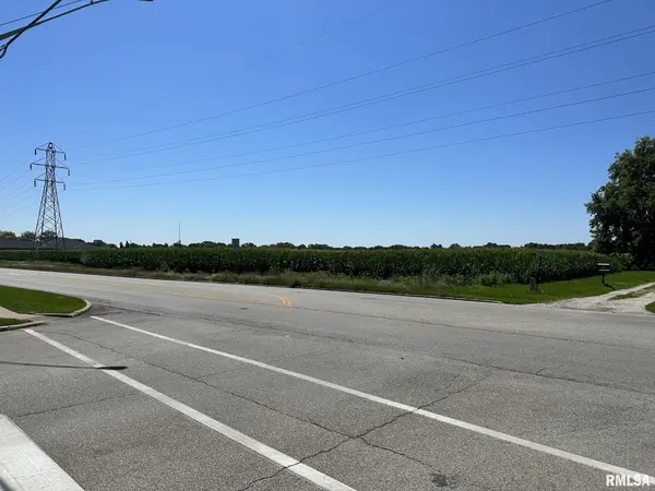 2028 N SEMINARY ST, Galesburg, IL 61401