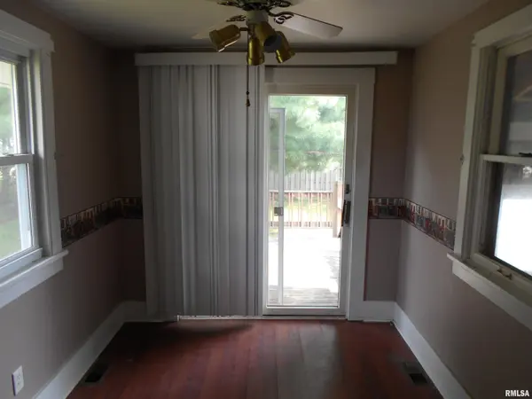 223 N COLLEGE ST, Macomb, IL 61455