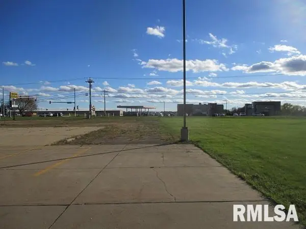 1300 WASHINGTON ST, Washington, IL 61571