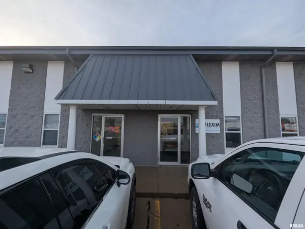 2210 W TOWNLINE RD, Peoria, IL 61615