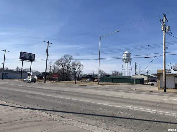 117-121 N MAIN ST, Creve Coeur, IL 61610-0000