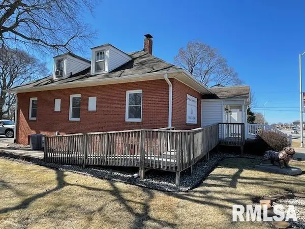 909 E JACKSON ST, Macomb, IL 61455