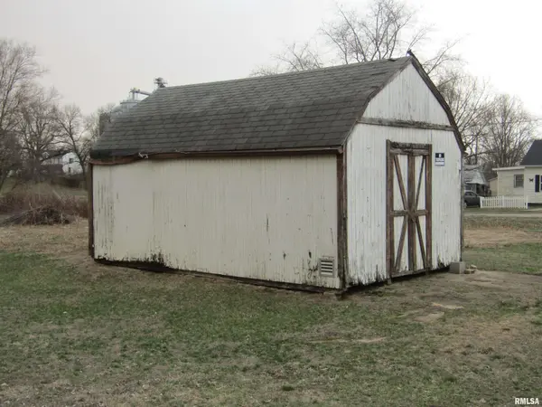 204 CHESTNUT, Forest City, IL 61532