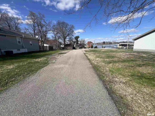 1224 E MONETA AVE, Peoria Heights, IL 61616