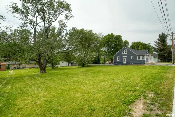 2506 COURT ST, Pekin, IL 61554