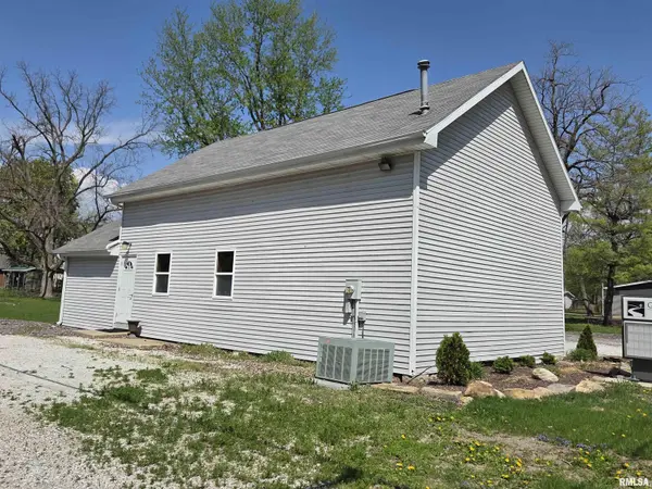 320 N MECHANIC ST, Macomb, IL 61455
