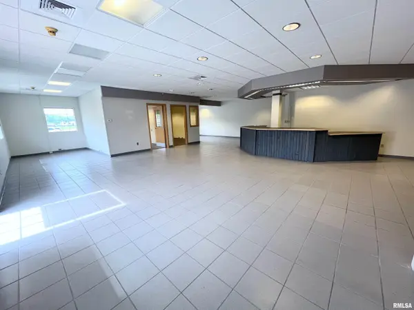 2400-2519 N MAIN ST #2401, East Peoria, IL 61611