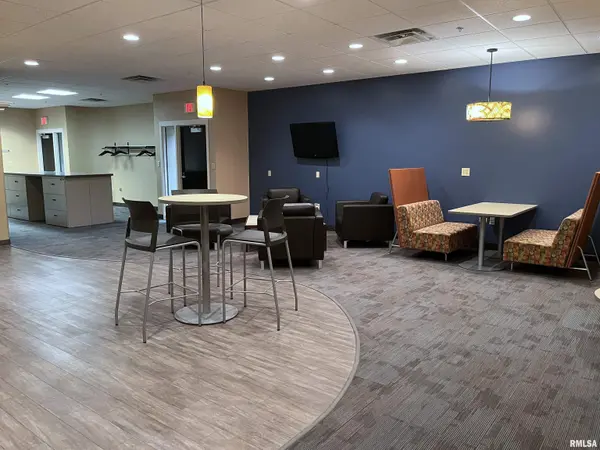 7707 N KNOXVILLE AVE #201-B, Peoria, IL 61614
