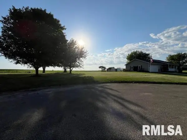 109 SUNSET DR, Washburn, IL 61570