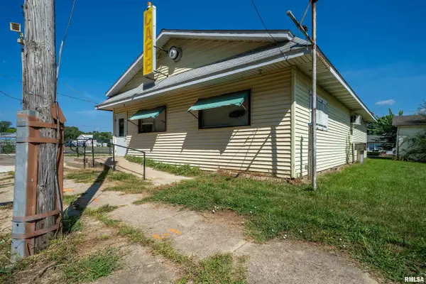301 E MAIN ST, South Pekin, IL 61564
