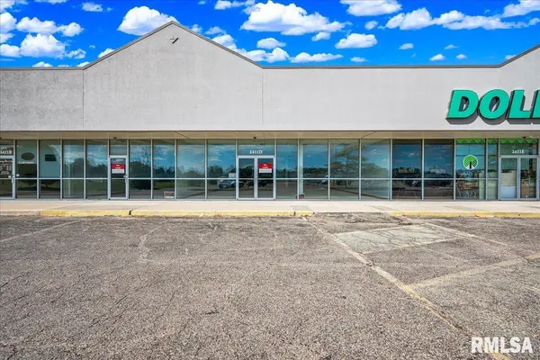 2411 N PIONEER Pkwy #D, Peoria, IL 61615