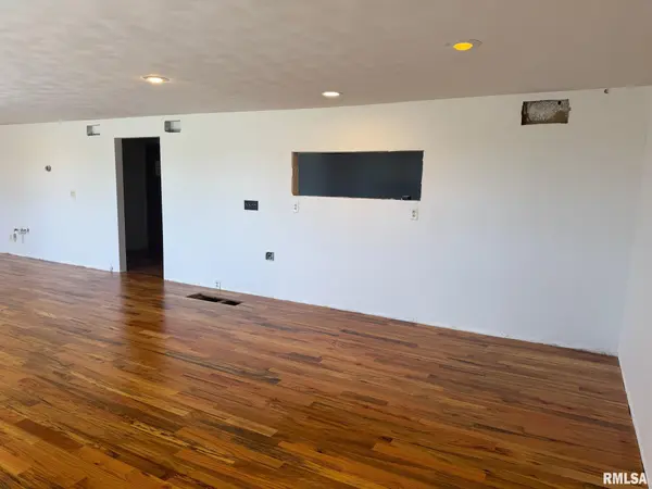 210 E PEORIA ST, Goodfield, IL 61742