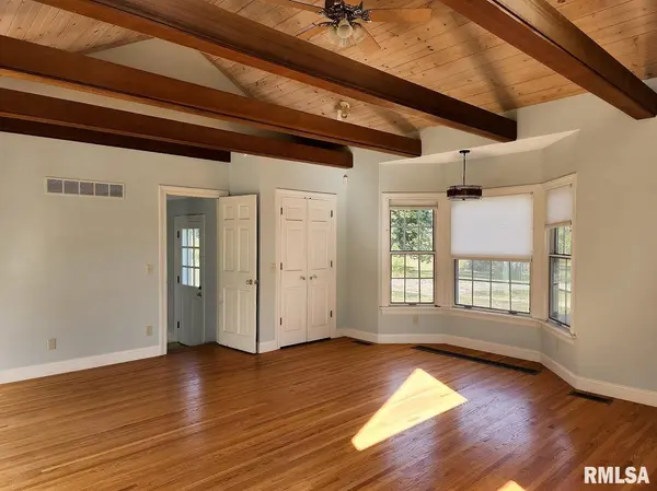 304 N LOCUST ST, Delavan, IL 61734