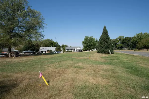 409 W LAKE CAMELOT DR, Mapleton, IL 61547