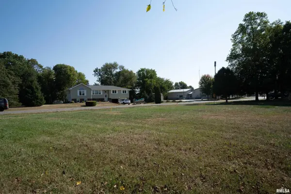 409 W LAKE CAMELOT DR, Mapleton, IL 61547