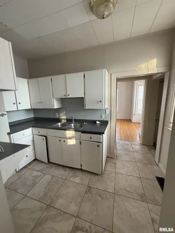 423 W CALHOUN ST, Macomb, IL 61455