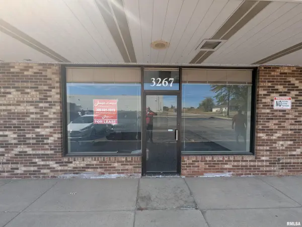 3267 BARNEY ST, Pekin, IL 61554