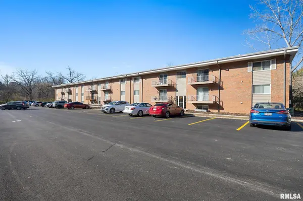 2975 W Cannes DR #14, Peoria, IL 61615