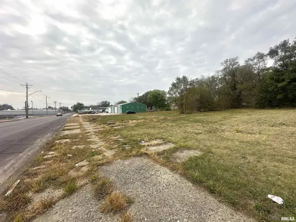 2517-2521 SW ADAMS ST, Peoria, IL 61605