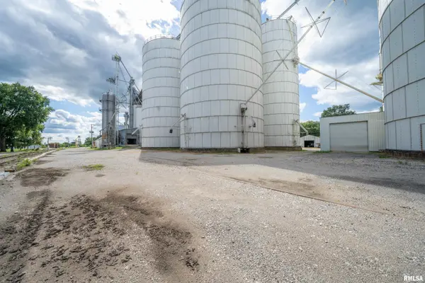 102 S BROADWAY ST #1-6, Forest City, IL 61532
