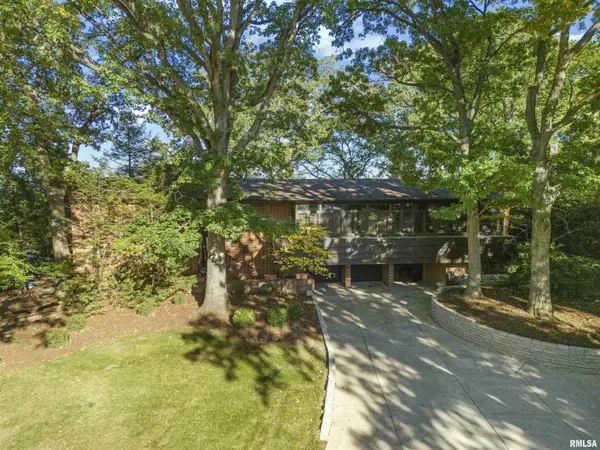 501 E HIGH POINT RD, Peoria, IL 61614