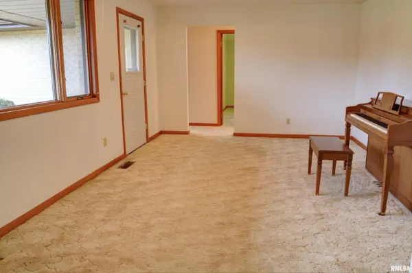 113 VALENTINE PL, Colchester, IL 62326