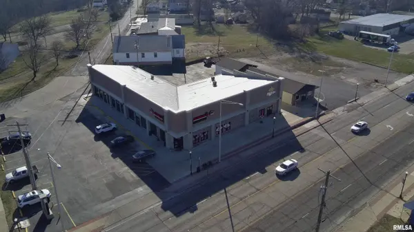 216 N MAIN ST #C, Creve Coeur, IL 61610