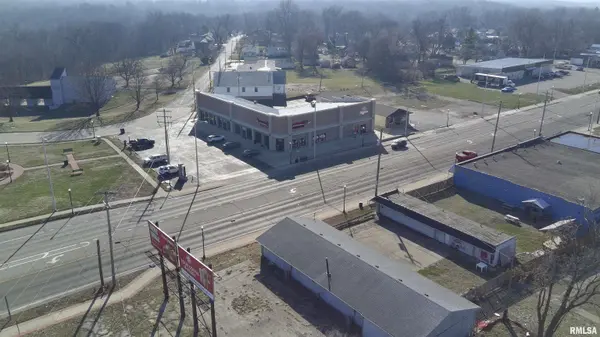 216 N MAIN ST #D, Creve Coeur, IL 61610