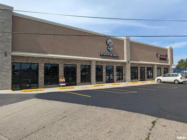 216 N MAIN ST #D, Creve Coeur, IL 61610
