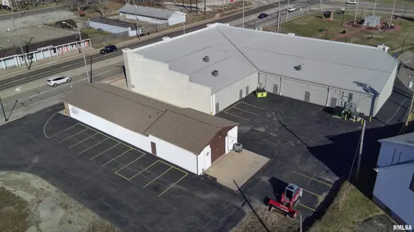 206 N MAIN ST, Creve Coeur, IL 61610