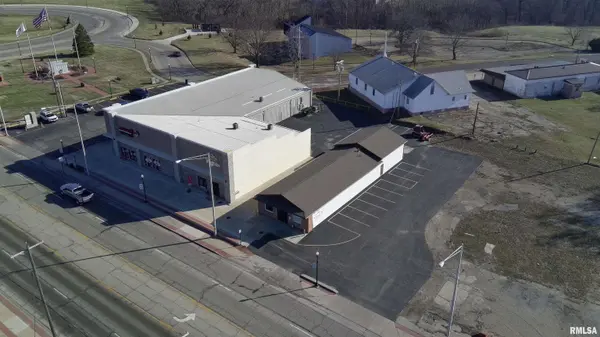 206 N MAIN ST, Creve Coeur, IL 61610