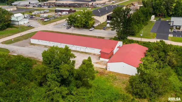 2672 Ken Gray BLVD, West Frankfort, IL 62896