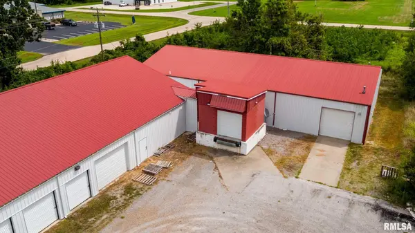 2672 Ken Gray BLVD, West Frankfort, IL 62896