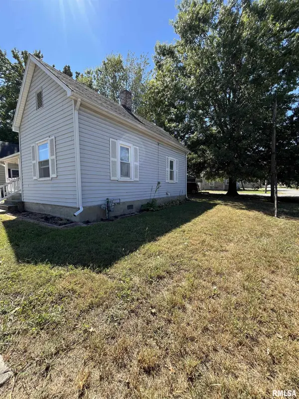 421 N 21ST ST, Herrin, IL 62948