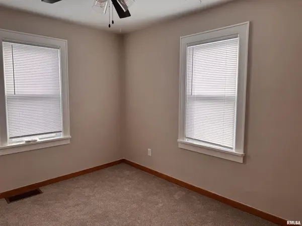 405 N Wood ST, Washington, IL 61571