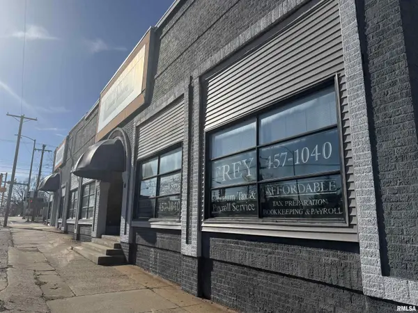 300 E MAIN ST, Carbondale, IL 62901