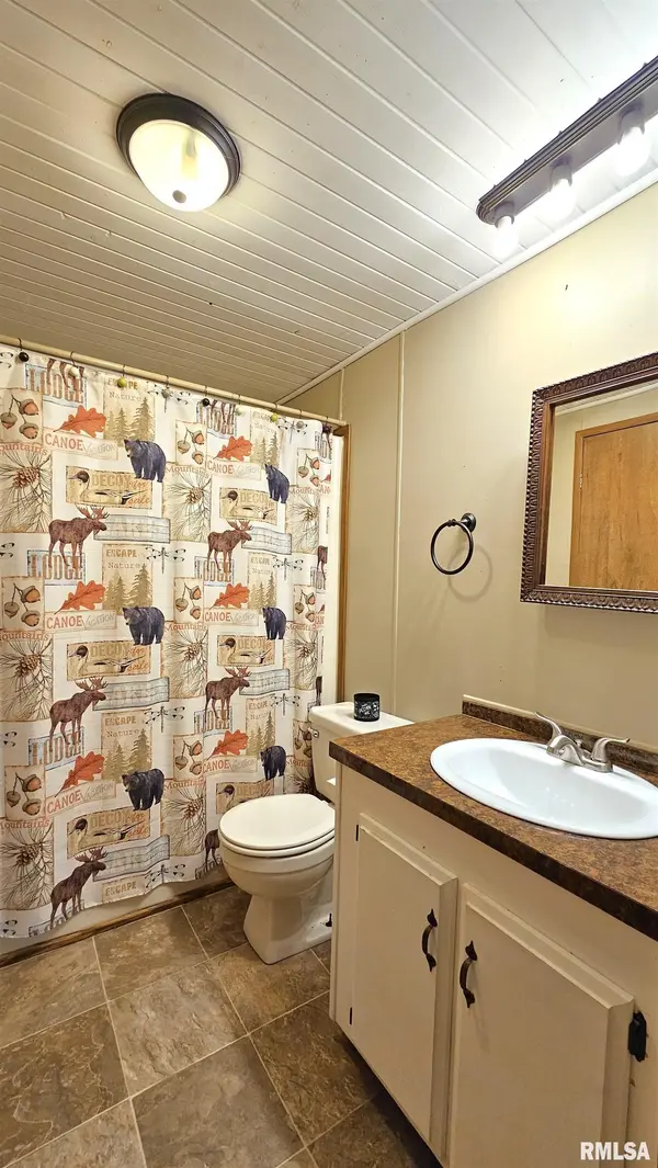 14228 Lake Of Egypt RD, Marion, IL 62959