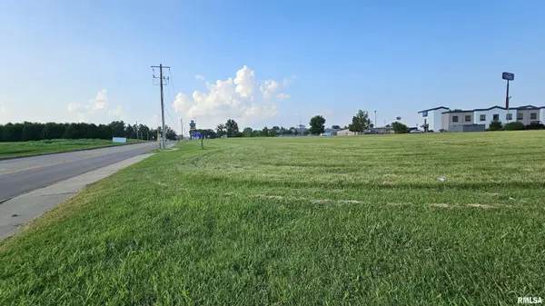 000 ILLINI DR, Marion, IL 62959