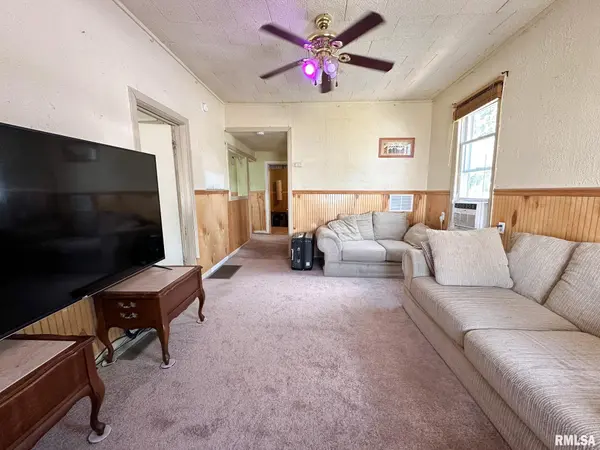 105 S 27TH ST, Herrin, IL 62948