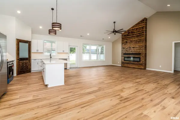 1106 HORIZON DR, Marion, IL 62959