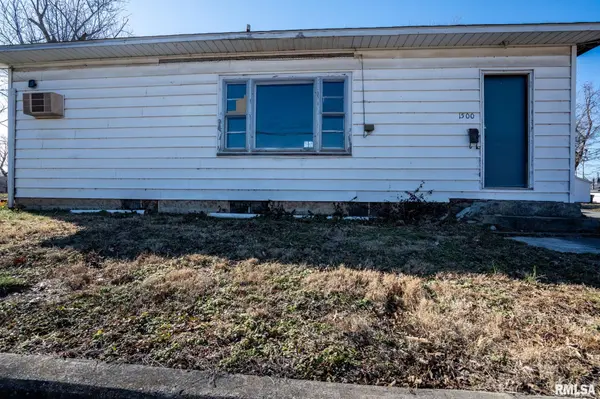 1500 W ADAMS ST, Herrin, IL 62948