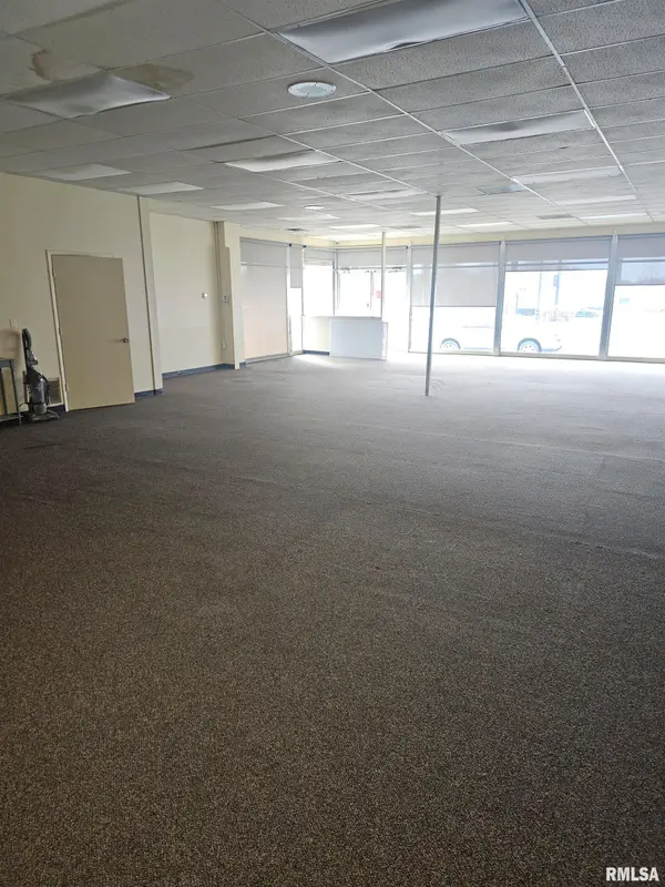 3204 & 08 N UNIVERSITY ST, Peoria, IL 61604